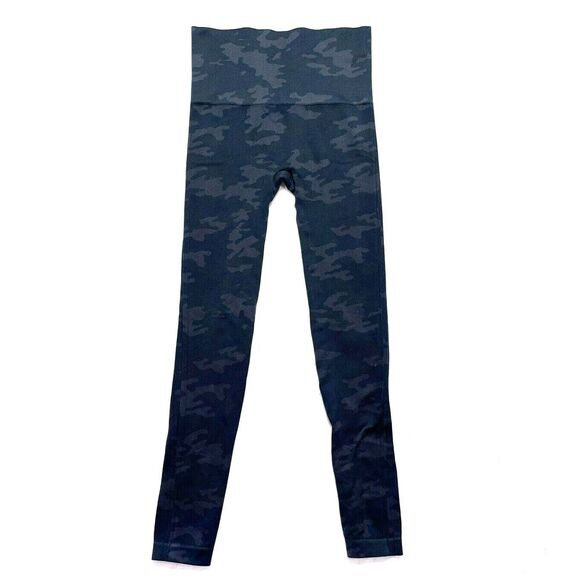 SPANX Pants - Spanx Women's (S) Look At Me Now Capri Camo Compression Leggings